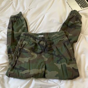 Aritzia camo joggers